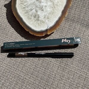 Pley Let It Linger Eyeliner